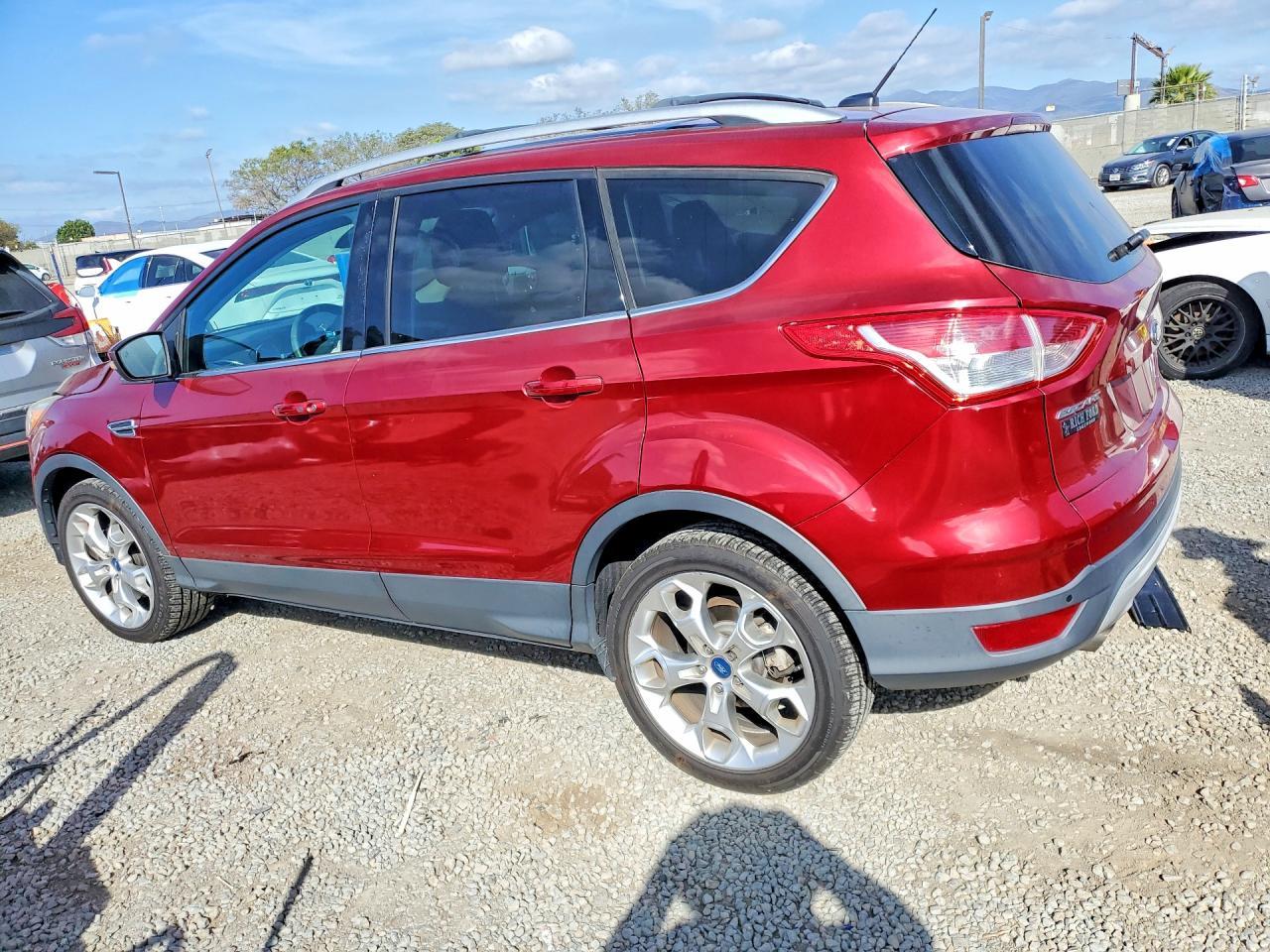 2013 Ford Escape Titanium - zdjęcie 2