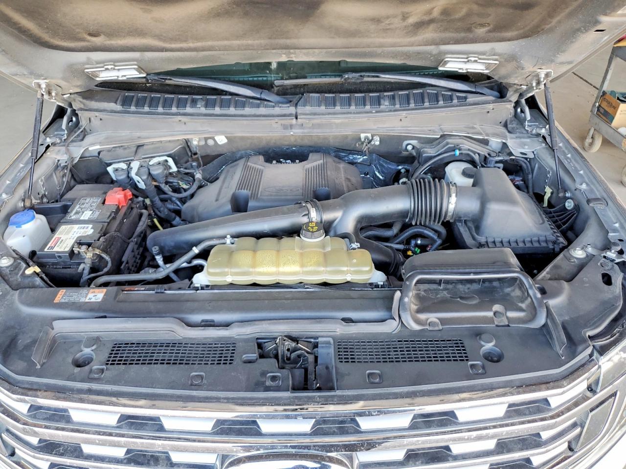 2020 Ford Expedition Limited - zdjęcie 12