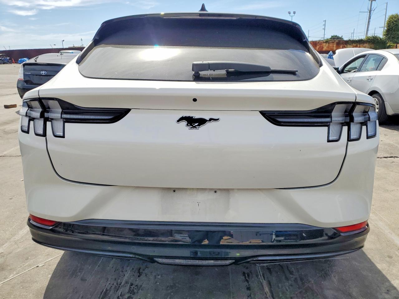 2024 Ford Mustang Mach-E Premium - zdjęcie 6