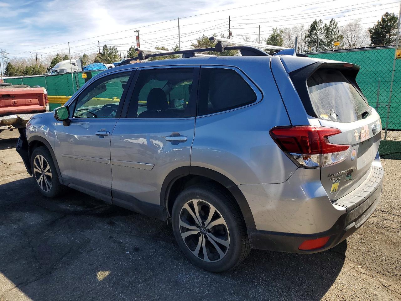 2021 Subaru Forester Limited - zdjęcie 2