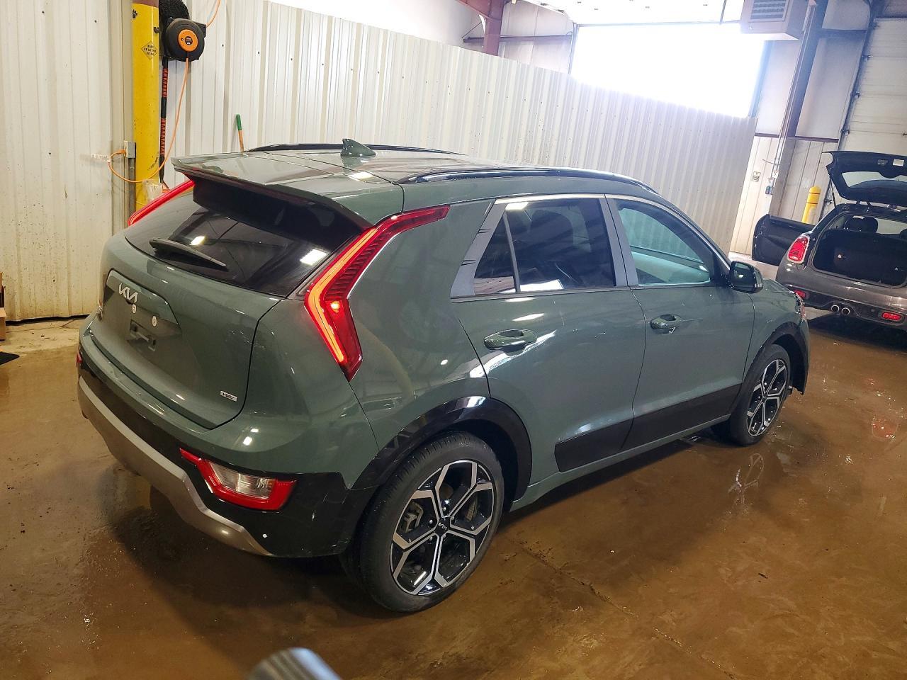 2025 Kia Niro Ex Touring - zdjęcie 3