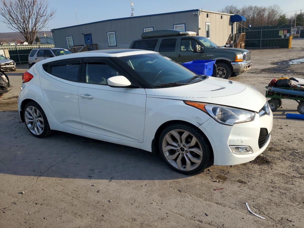 2013 Hyundai Veloster Base - zdjęcie 4