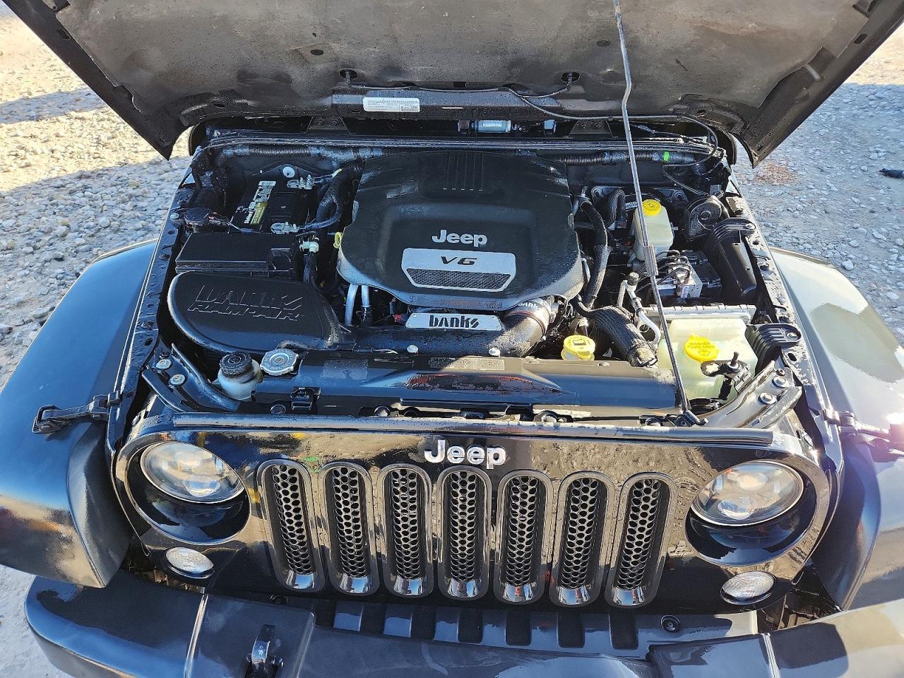 2015 Jeep Wrangler Unlimited Rubicon - zdjęcie 12