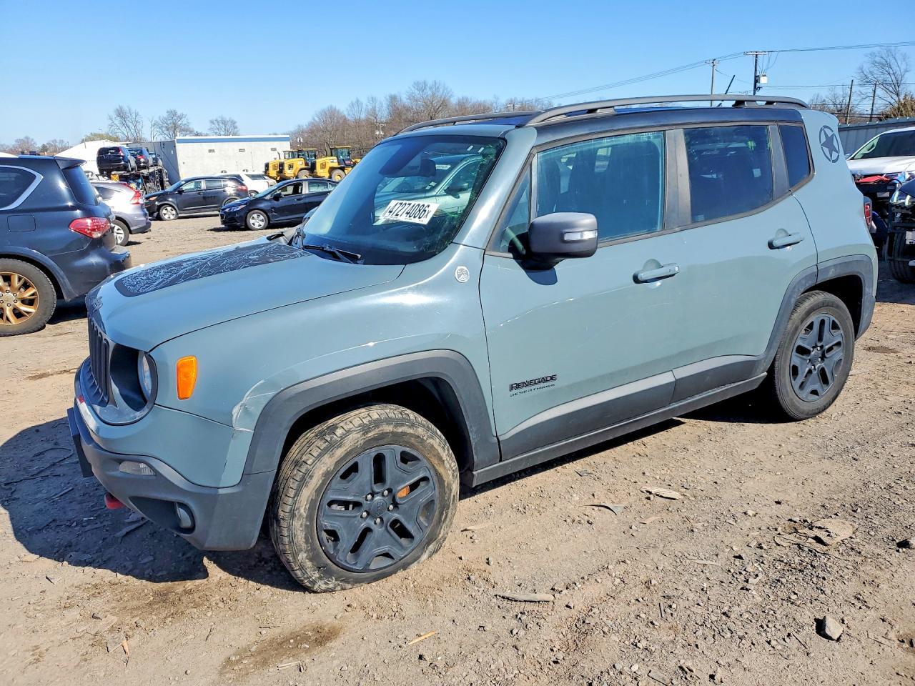 2017 Jeep Renegade Trailhawk - zdjęcie główne