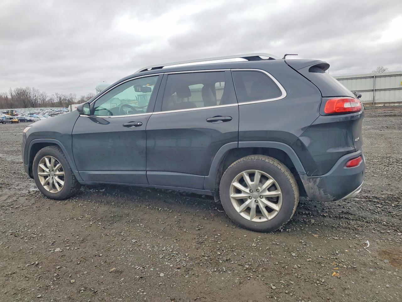 2016 Jeep Cherokee Limited - zdjęcie 2
