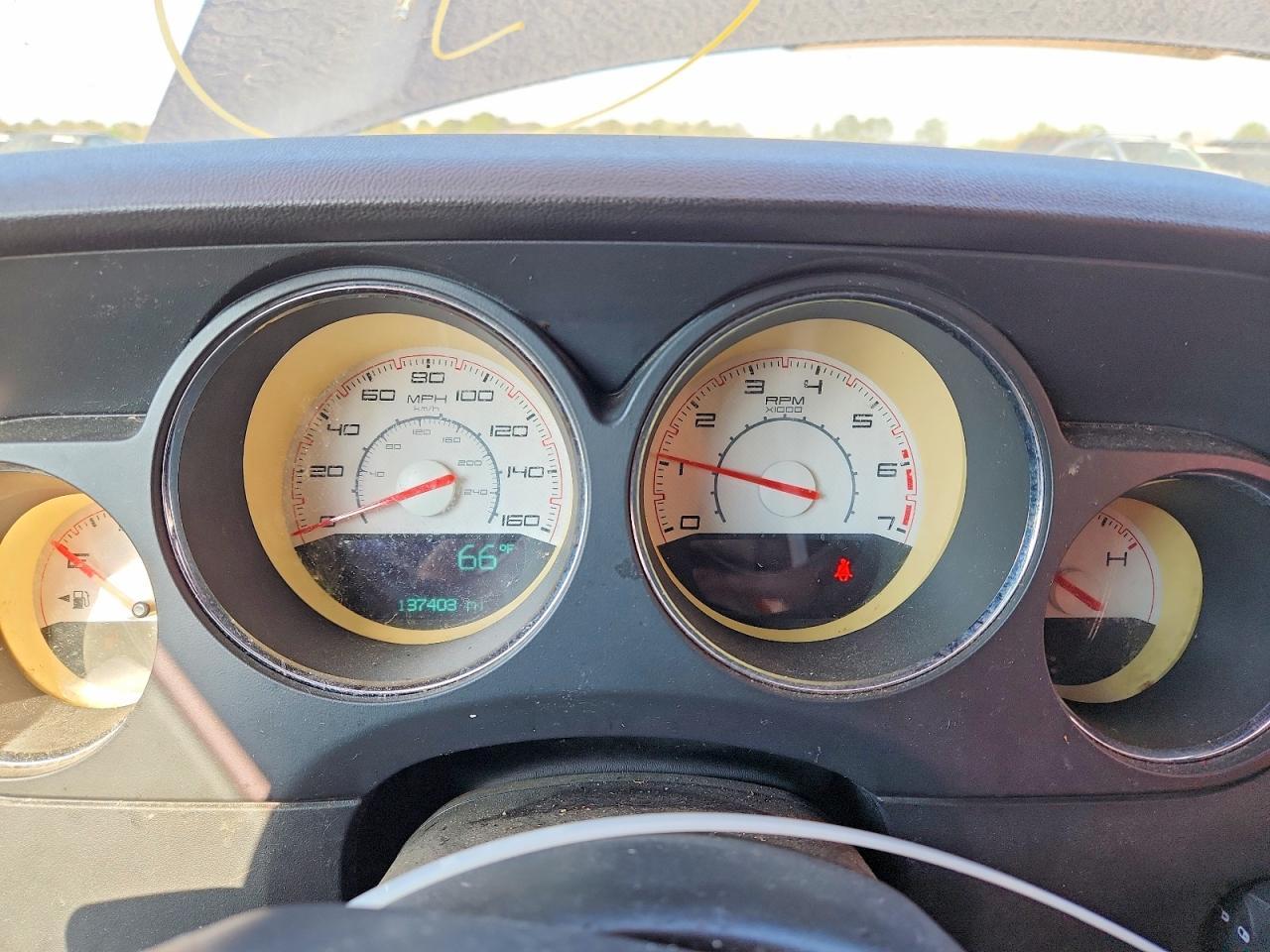 2013 Dodge Challenger R - zdjęcie 9