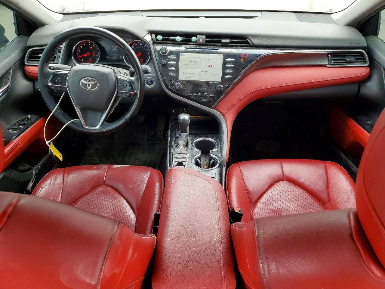 2020 Toyota Camry Xse - zdjęcie 8