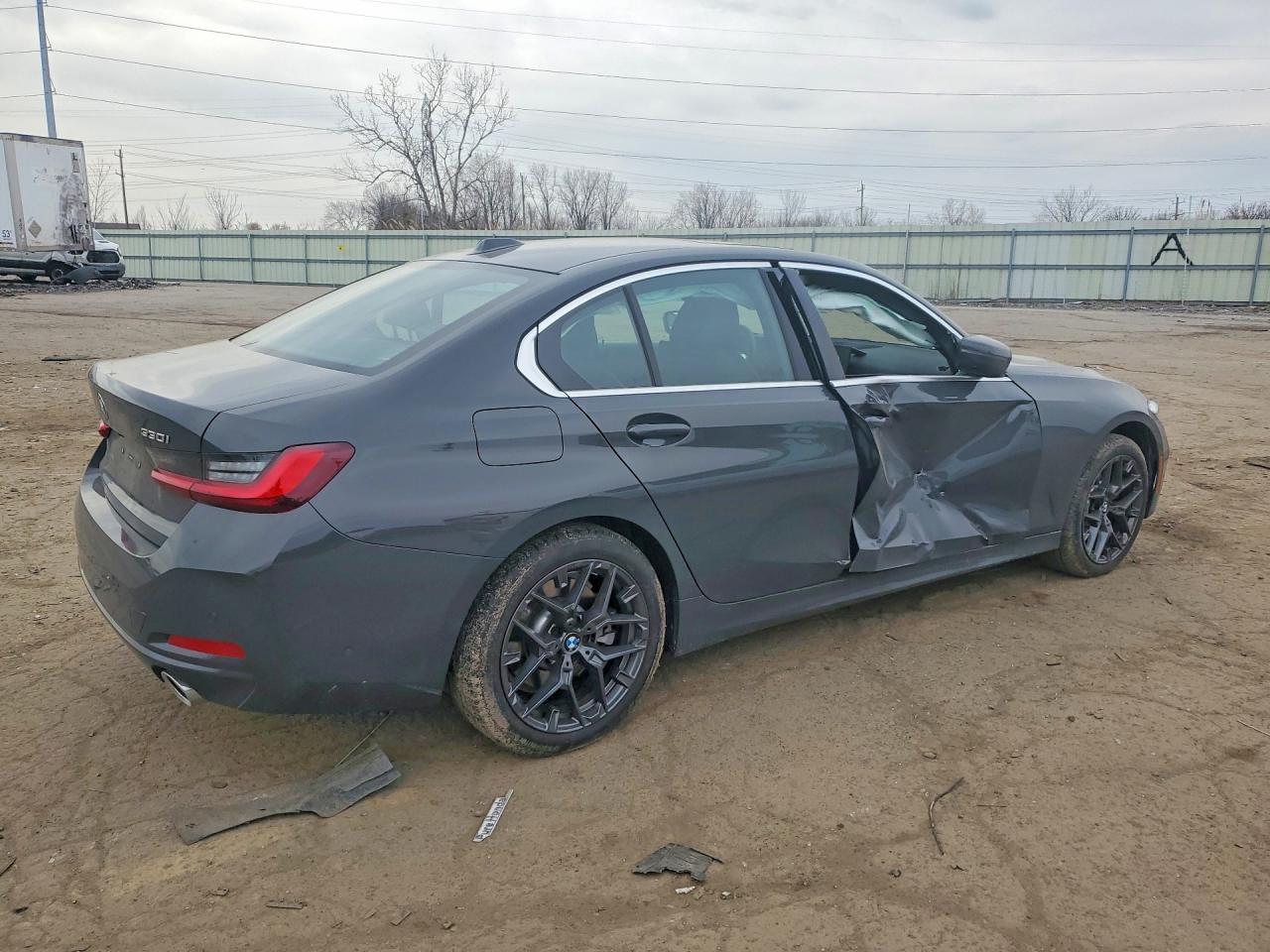 2025 BMW 330Xi - zdjęcie 3