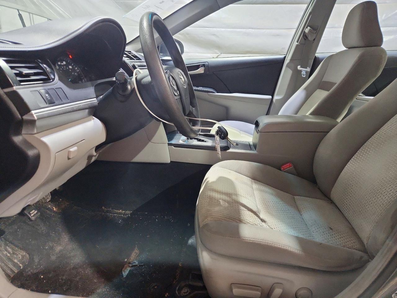 2014 Toyota Camry Le - zdjęcie 7