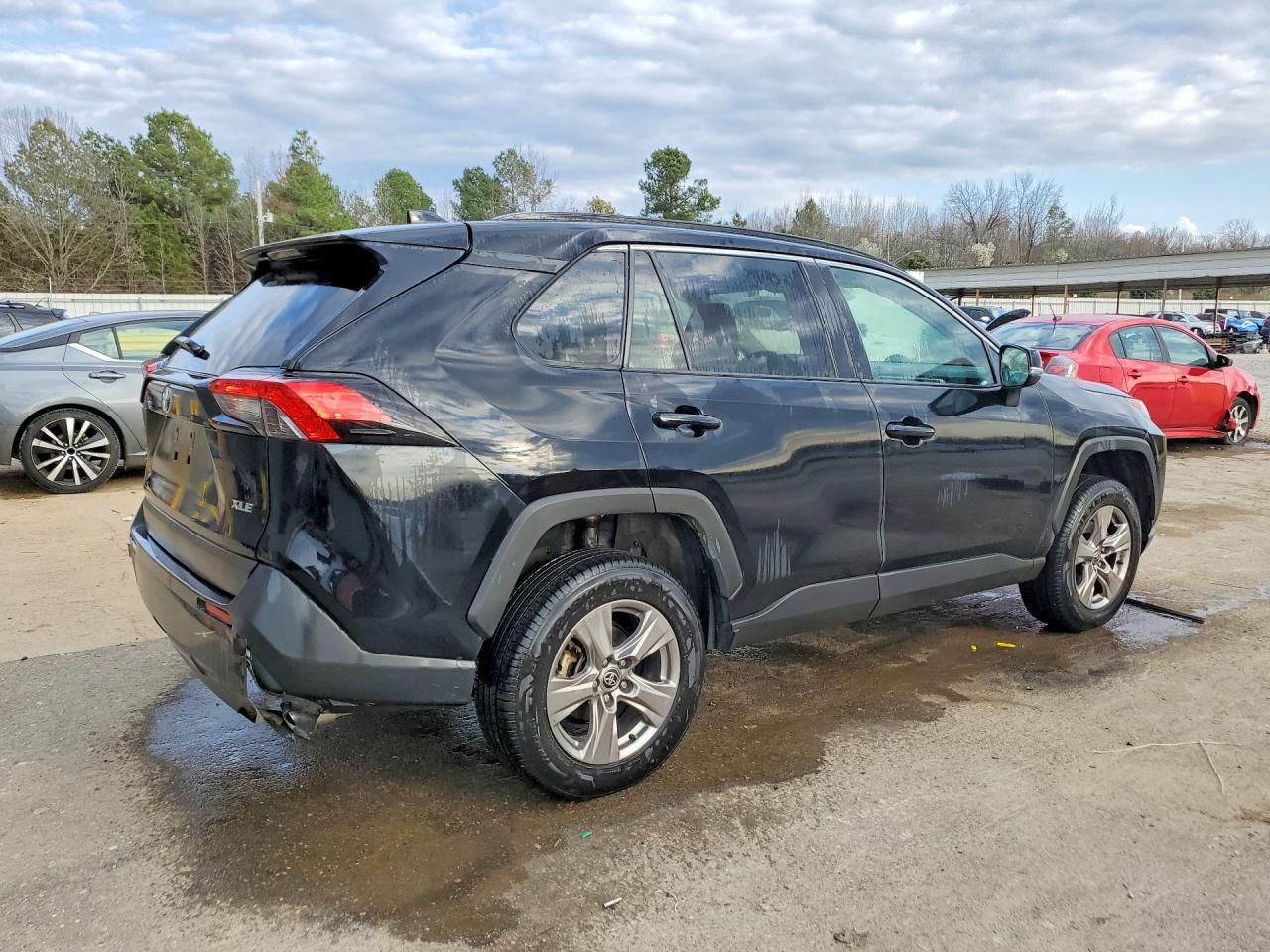 2023 Toyota Rav4 Xle - zdjęcie 3
