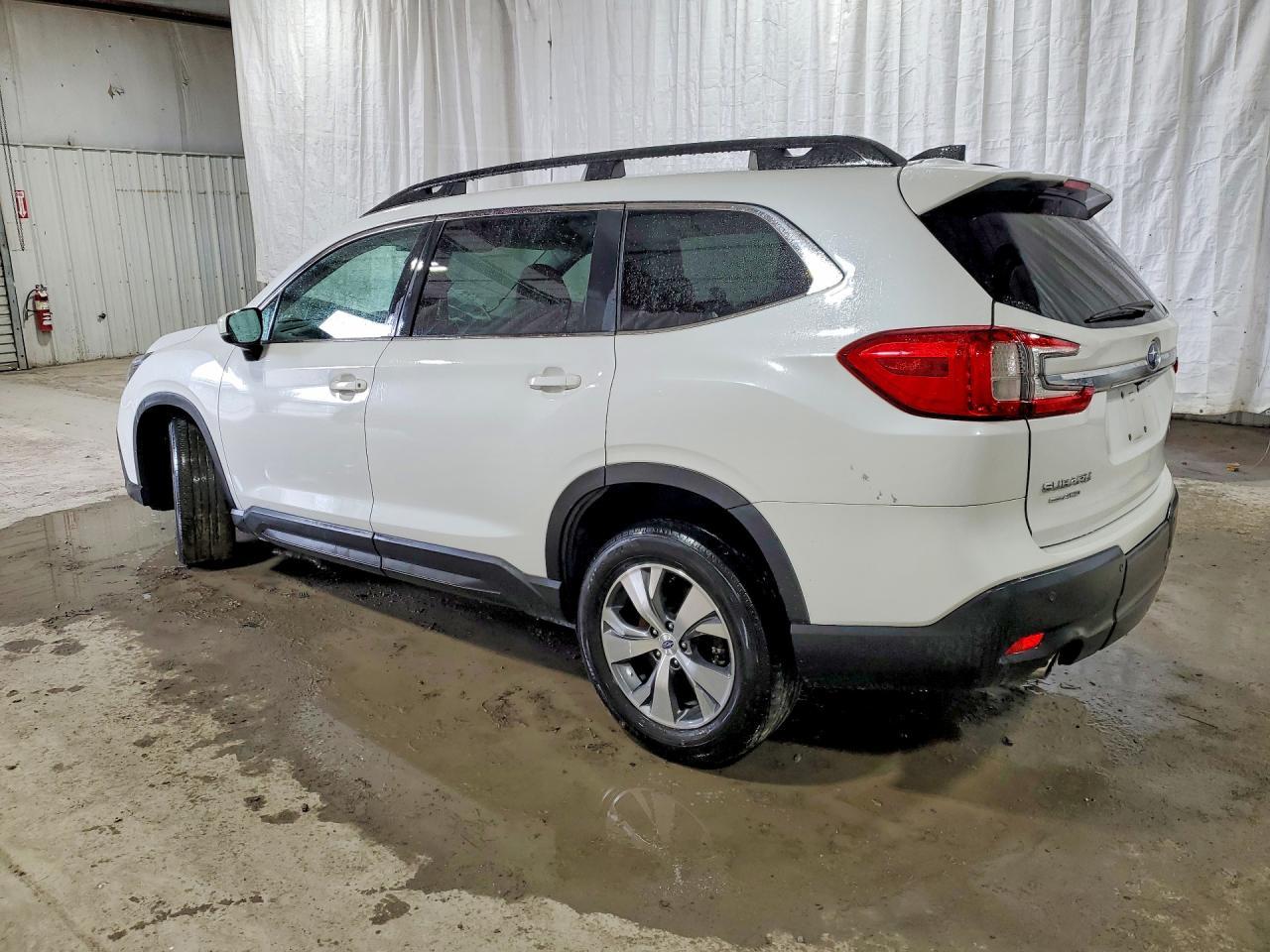 2024 Subaru Ascent Premium - zdjęcie 2