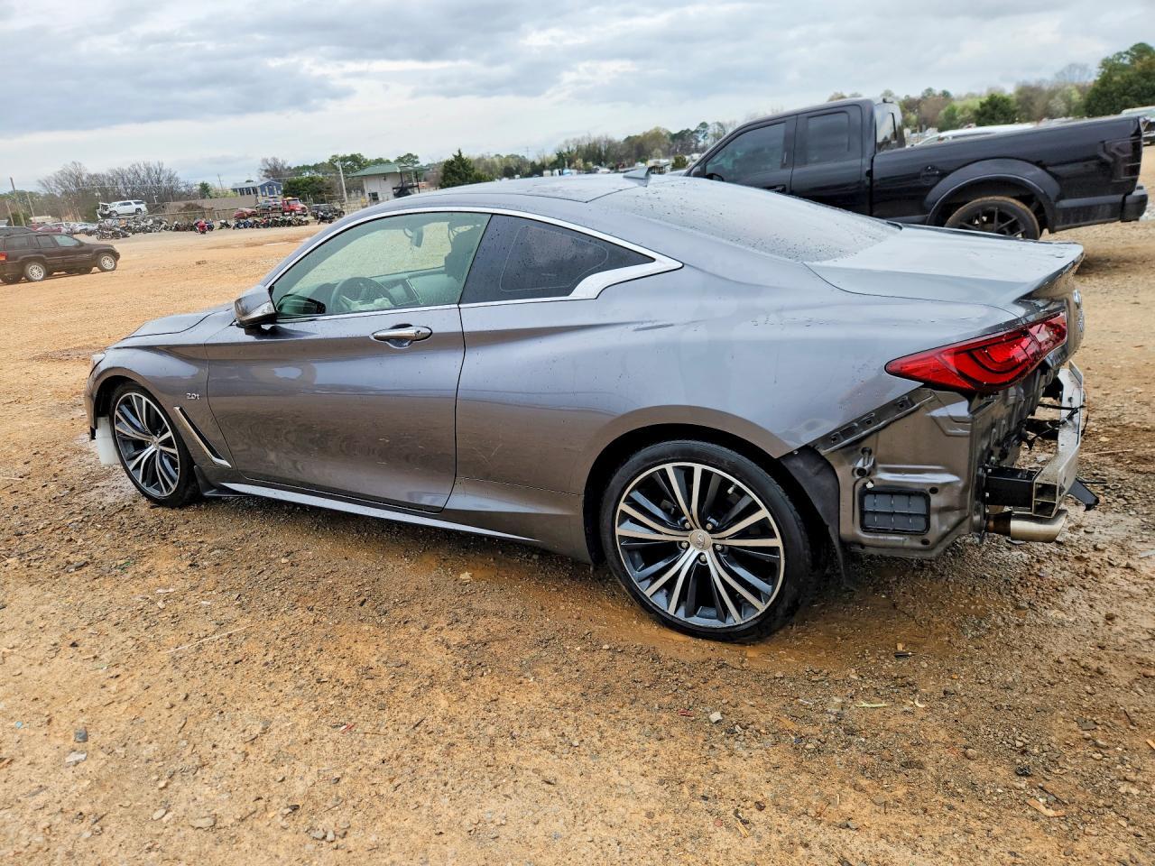 2018 Infiniti Q60 2.0T Luxe - zdjęcie 2