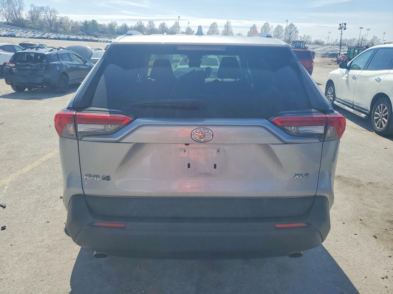 2021 Toyota Rav4 Xle - zdjęcie 6