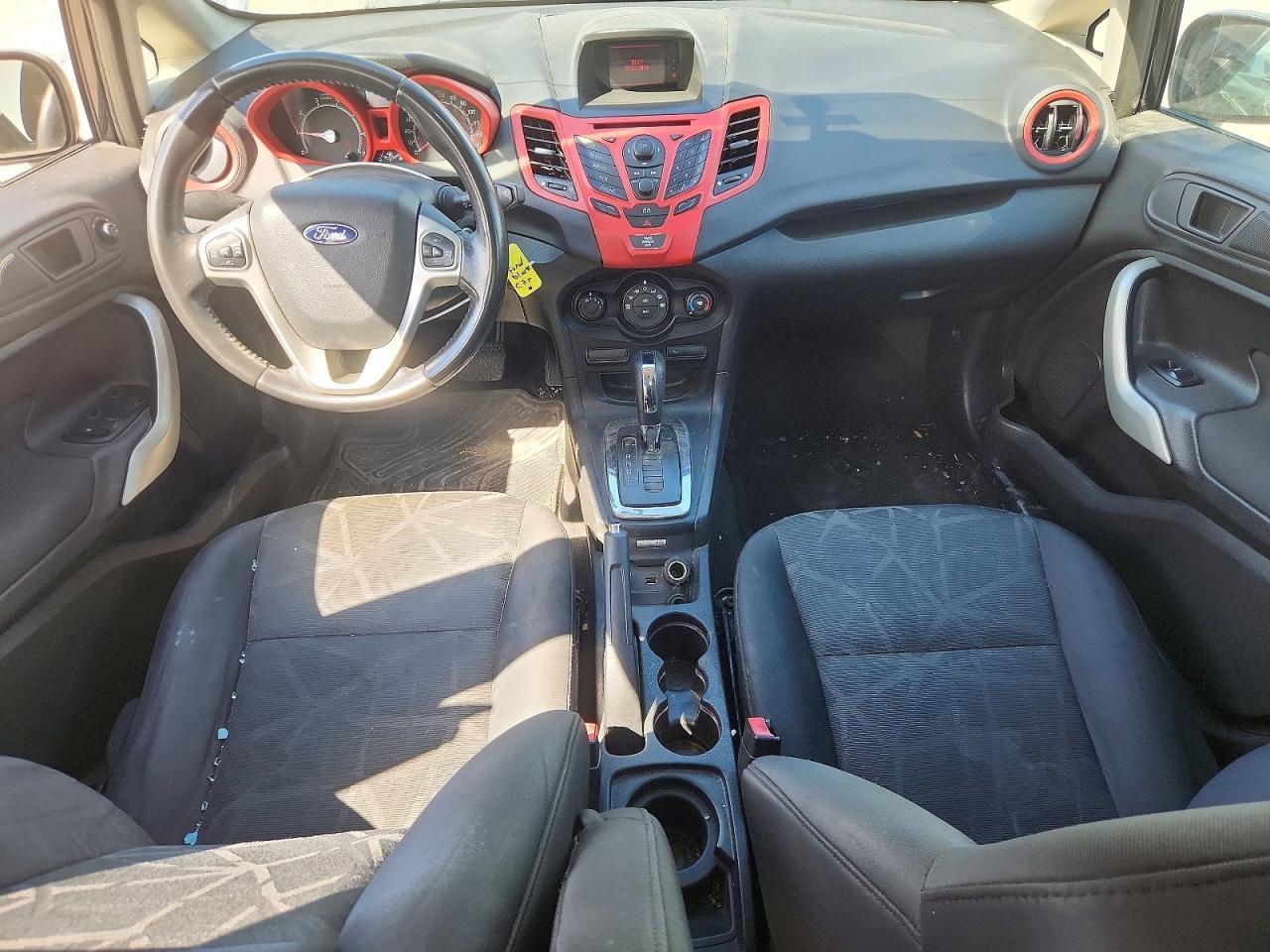 2013 Ford Fiesta Se - zdjęcie 8