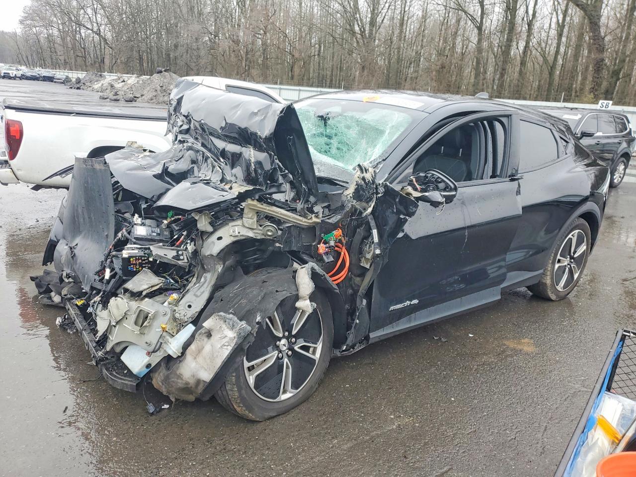 2022 Ford Mustang Mach-E Select - zdjęcie główne