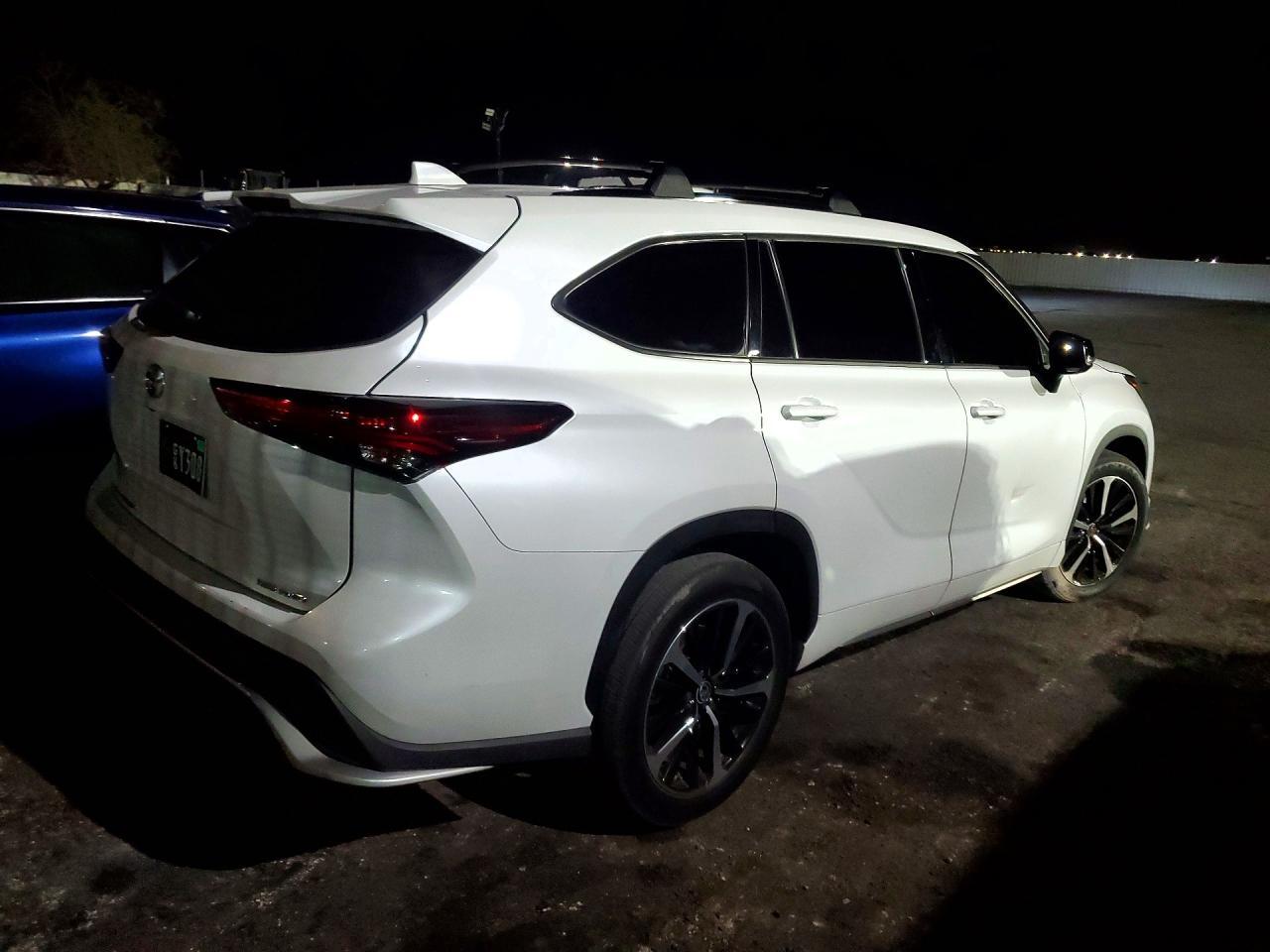 2022 Toyota Highlander Sport - zdjęcie 3