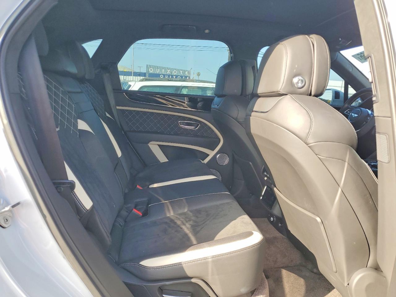 2021 Bentley Bentayga Speed - zdjęcie 11