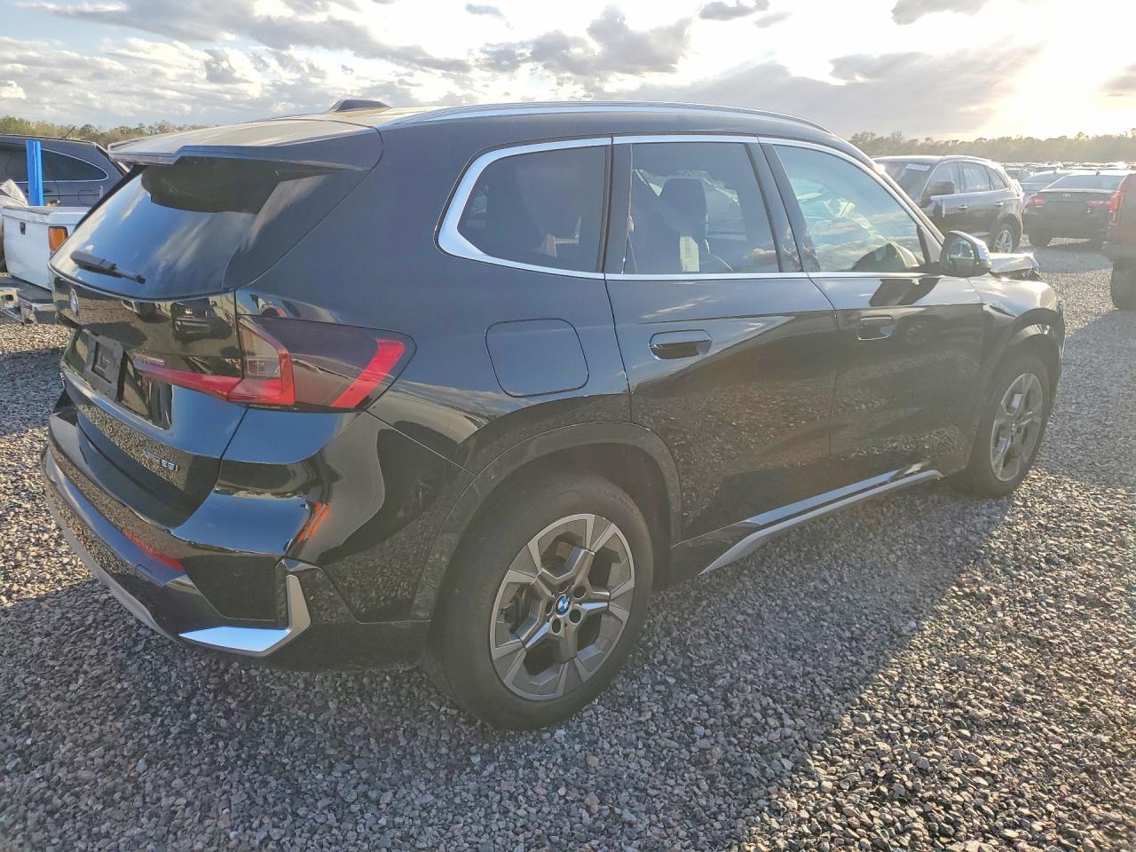 2024 BMW X1 xDrive28I - zdjęcie 3