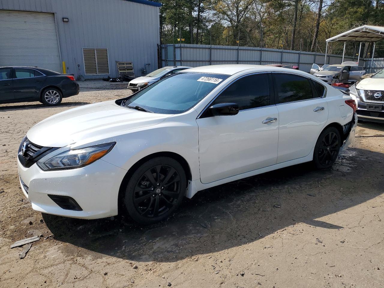 2018 Nissan Altima 2.5 Sr - zdjęcie główne