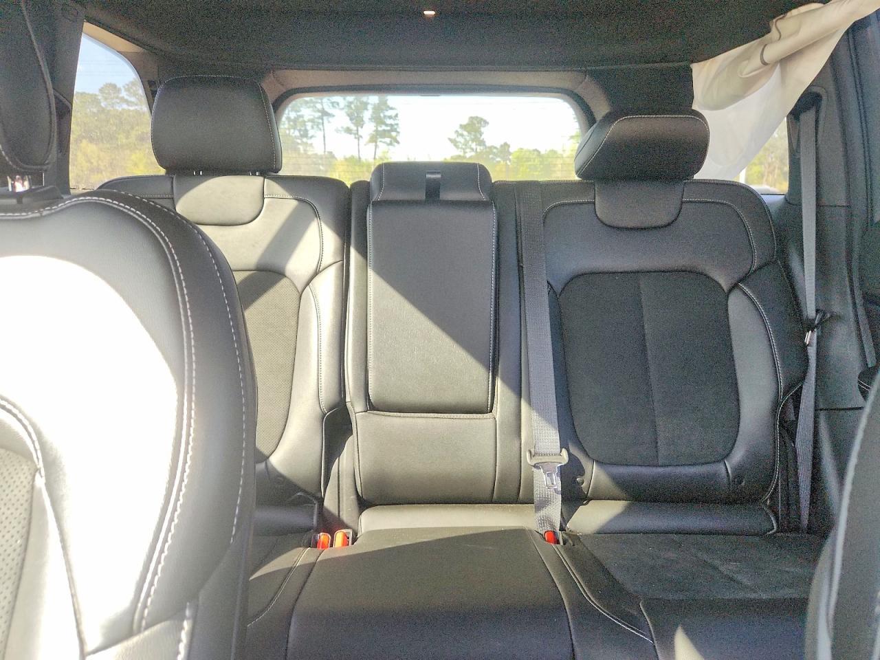 2025 Jeep Grand Cherokee Laredo - zdjęcie 10