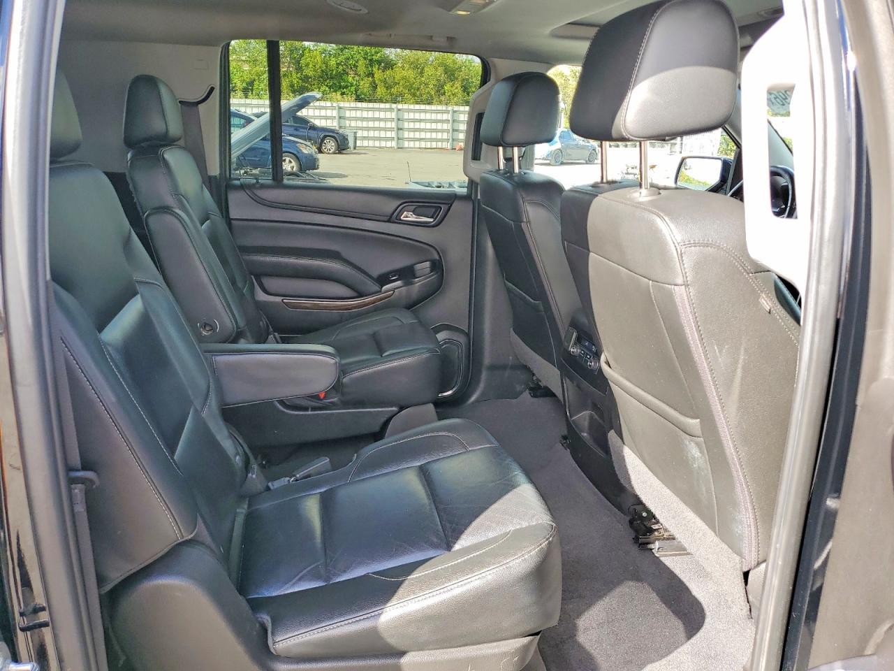 2019 Chevrolet Suburban K1500 Lt - zdjęcie 11