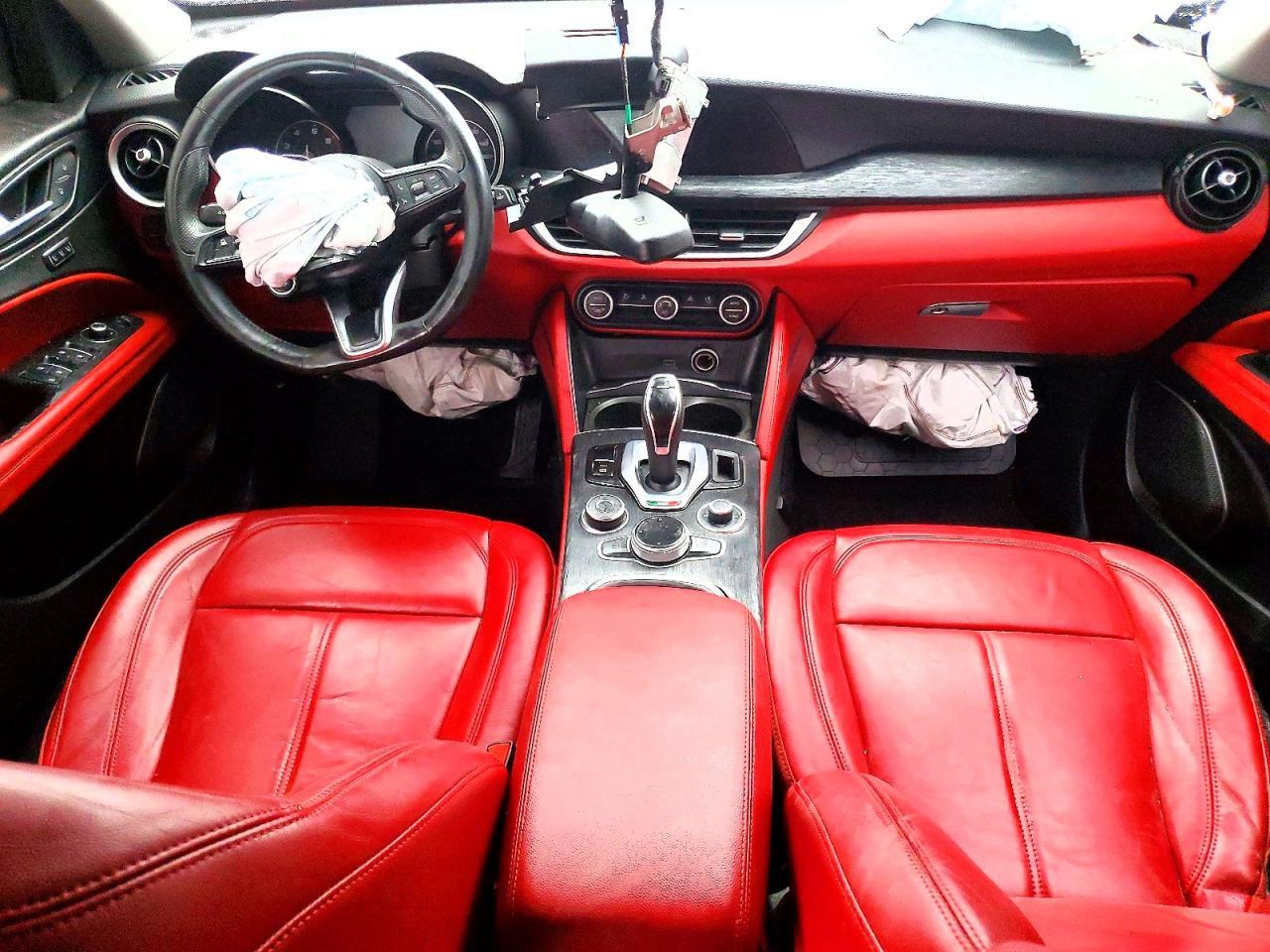 2021 Alfa Romeo Stelvio Sport - zdjęcie 8