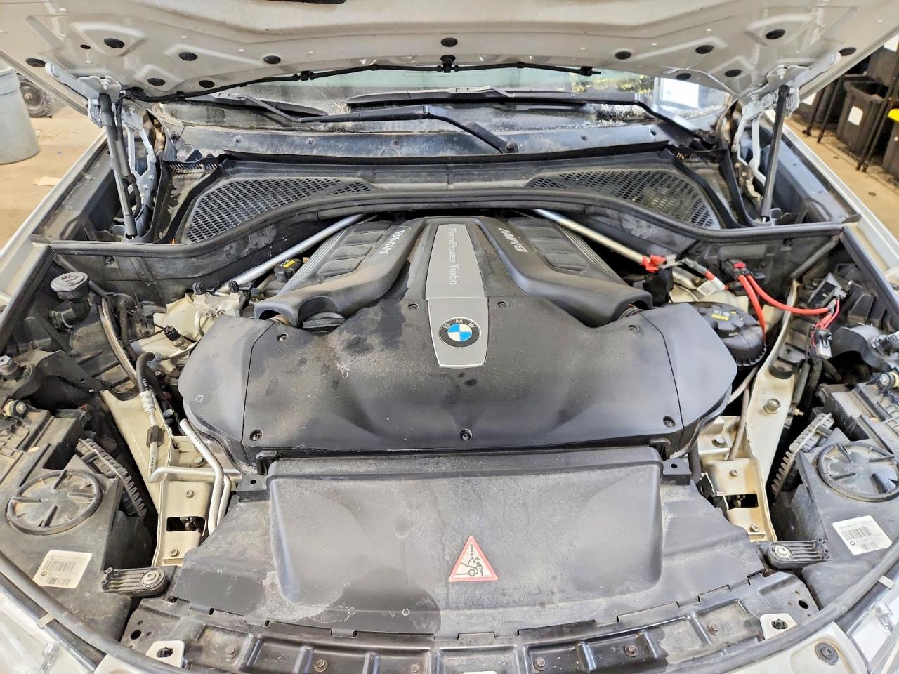 2016 BMW X5 xDrive50I - zdjęcie 12