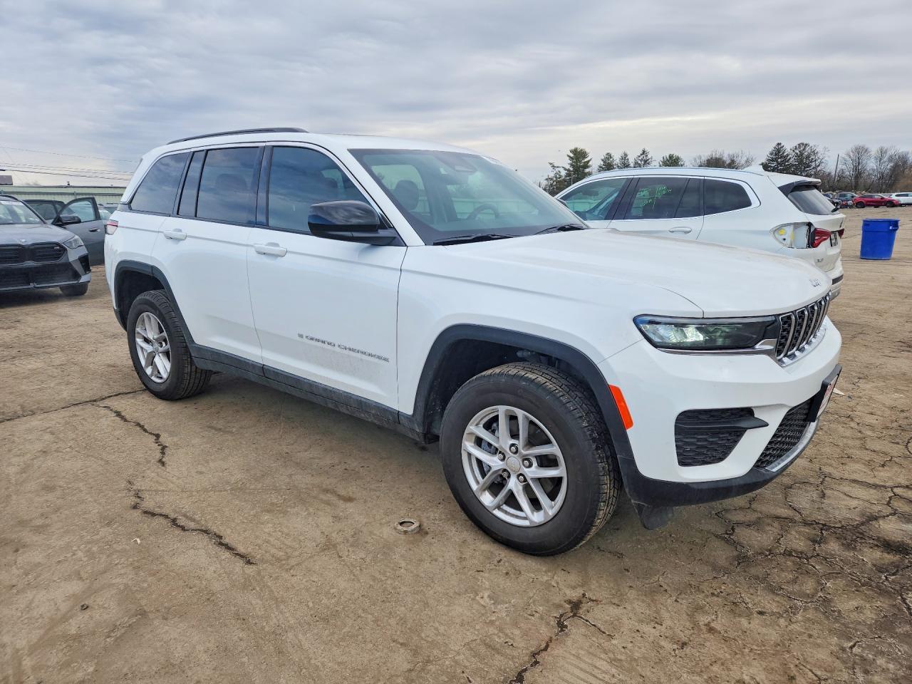 2025 Jeep Grand Cherokee Laredo - zdjęcie 4