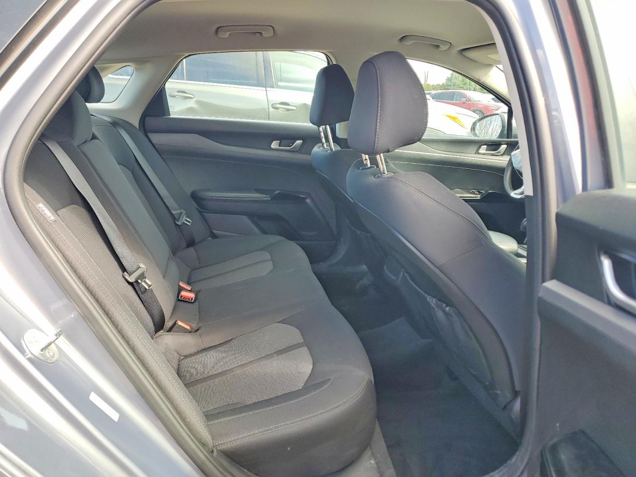 2021 Kia K5 Lxs - zdjęcie 10