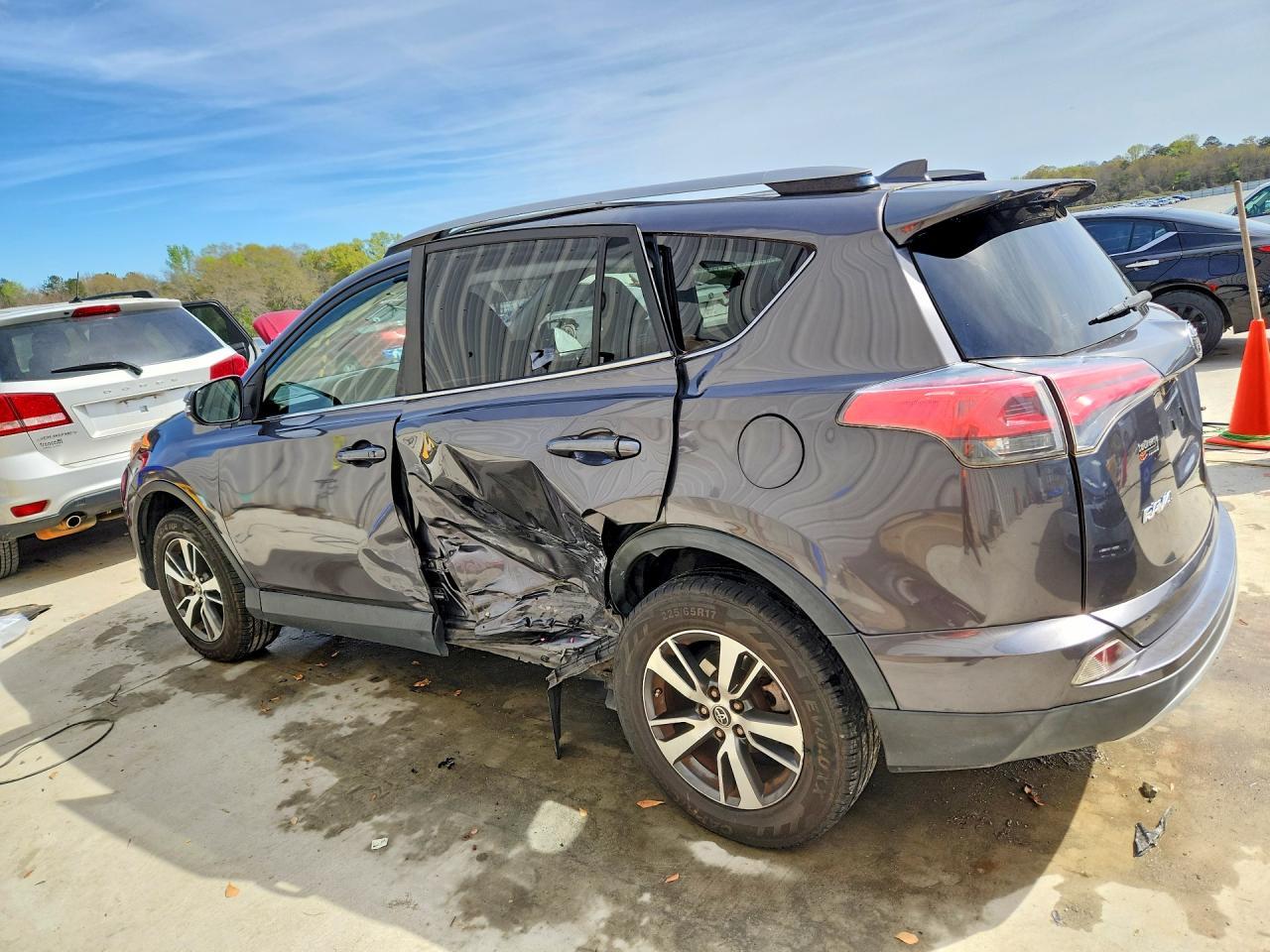 2018 Toyota Rav4 Xle - zdjęcie 2