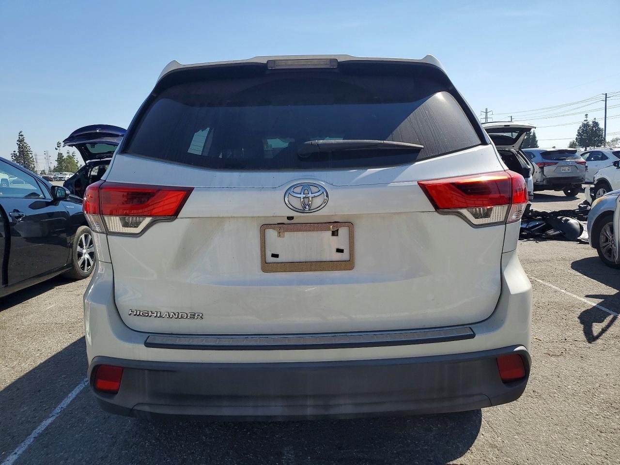 2018 Toyota Highlander Le - zdjęcie 6