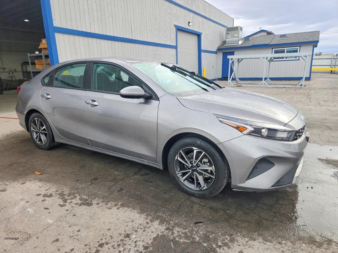 2023 Kia Forte Lxs - zdjęcie 4