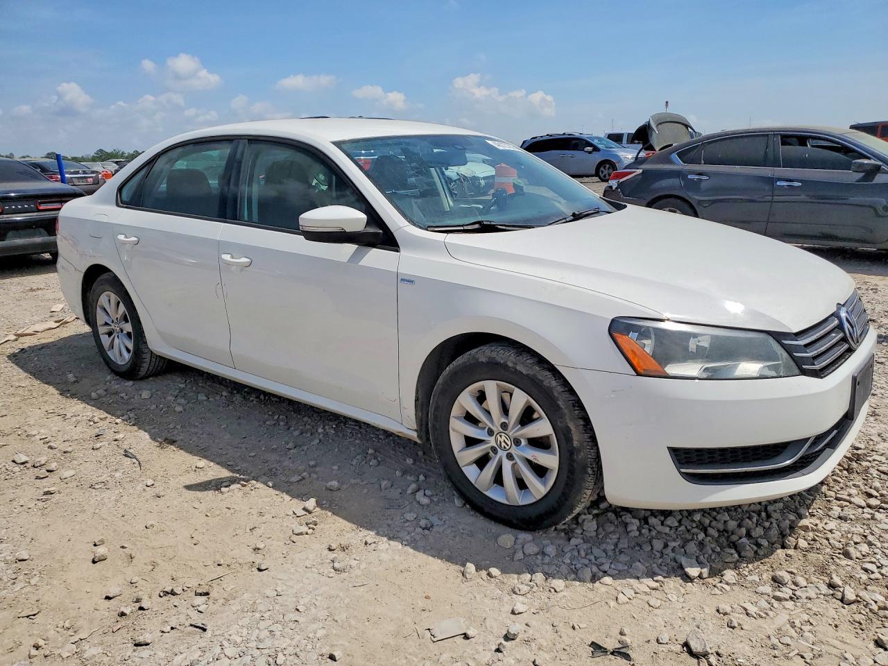2014 Volkswagen Passat S - zdjęcie 4