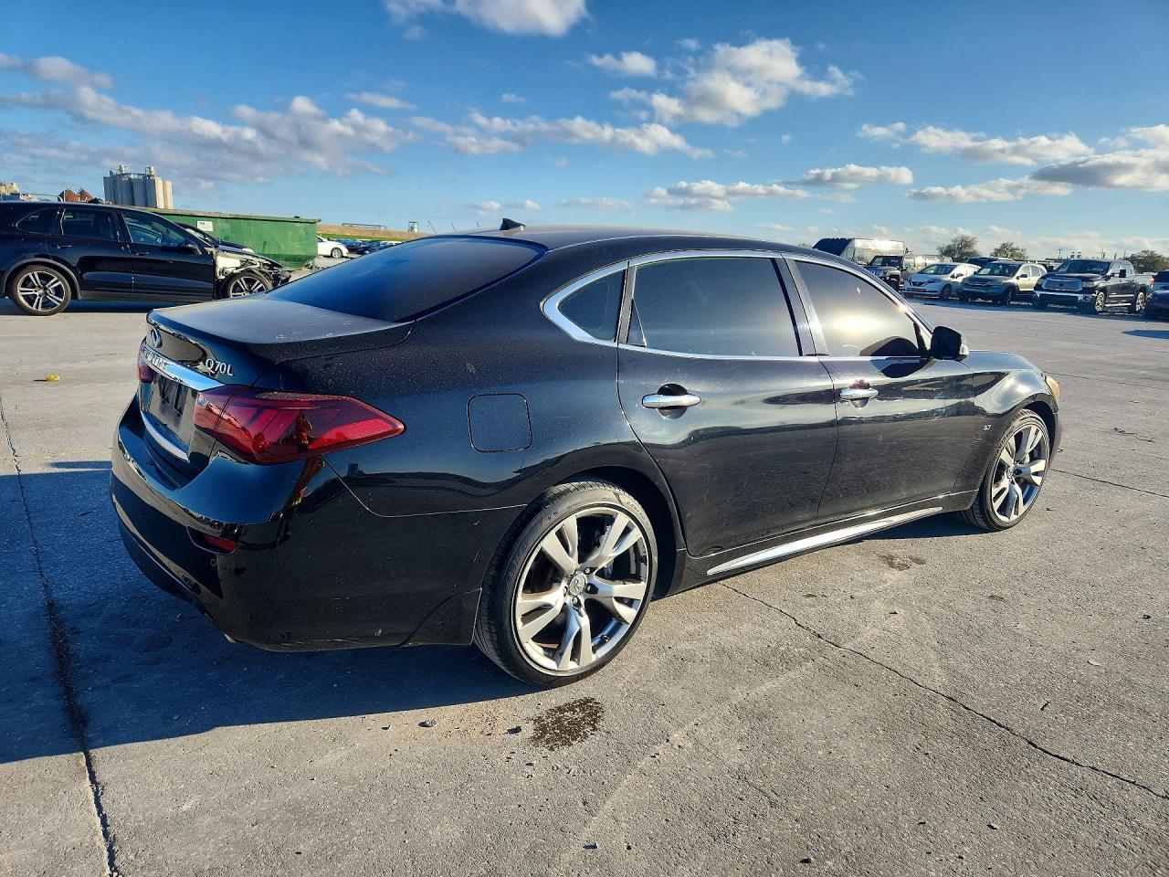 2016 Infiniti Q70L 3.7 - zdjęcie 3
