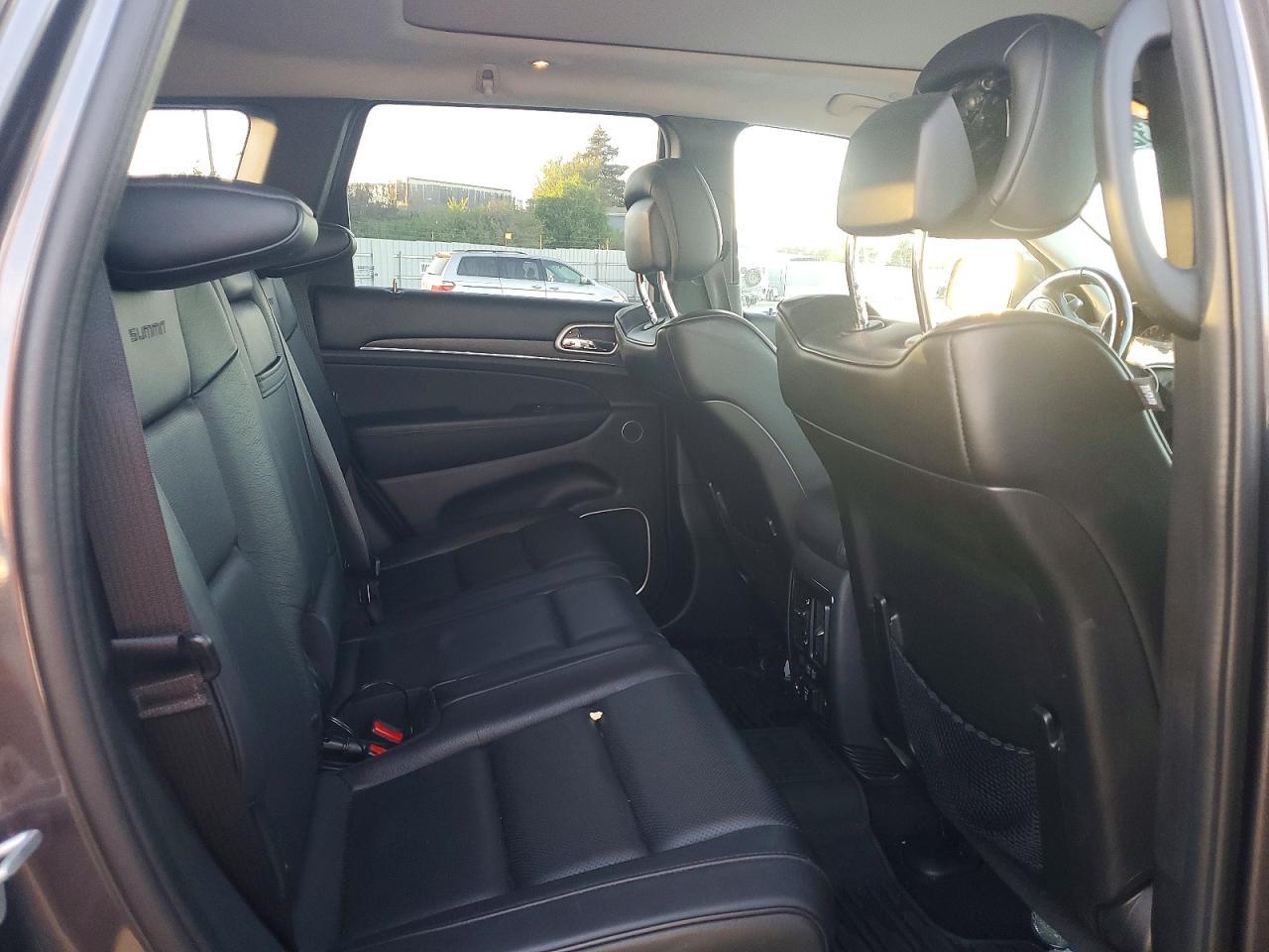 2017 Jeep Grand Cherokee Summit - zdjęcie 10