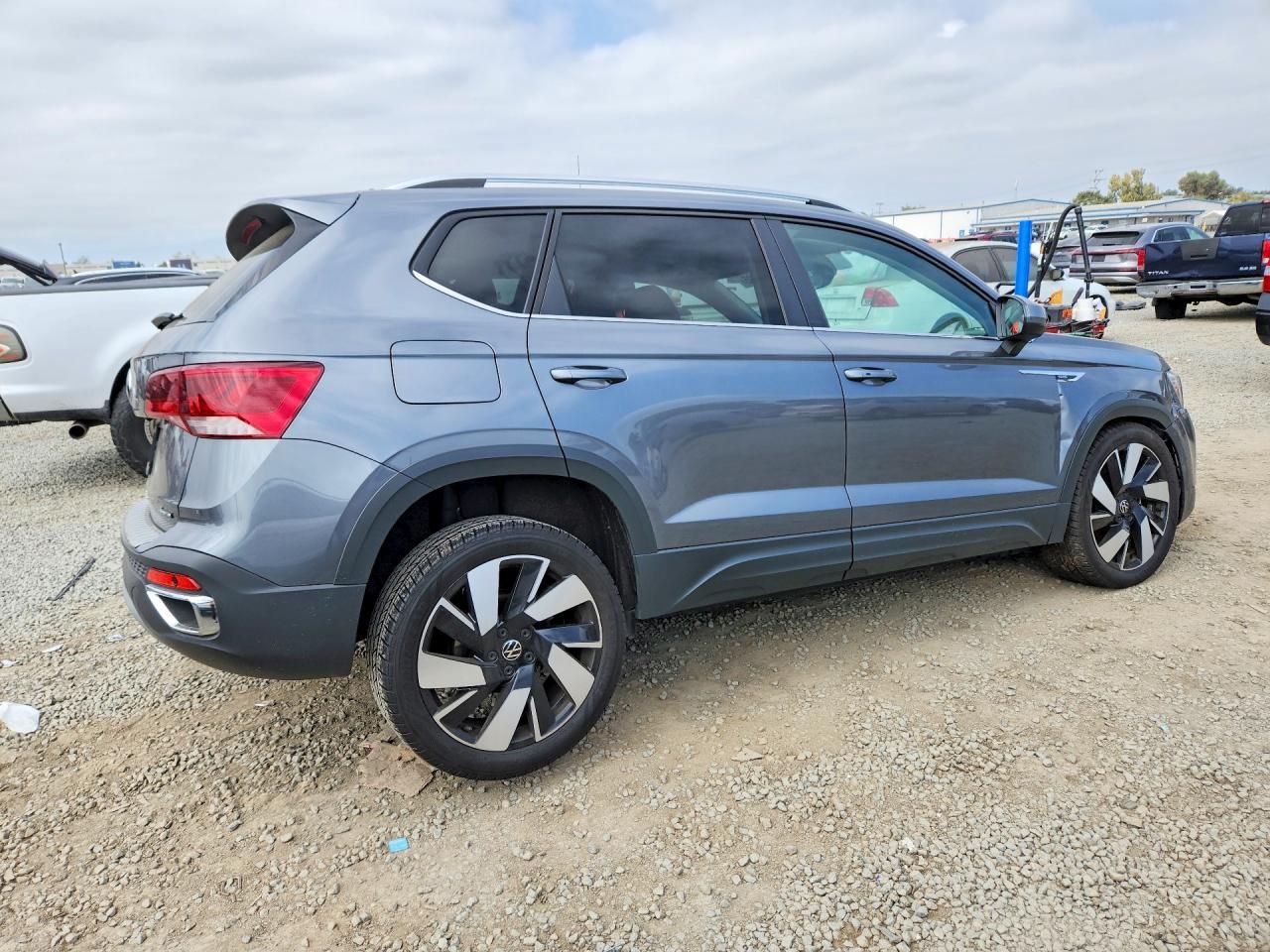 2024 Volkswagen Taos Sel - zdjęcie 3