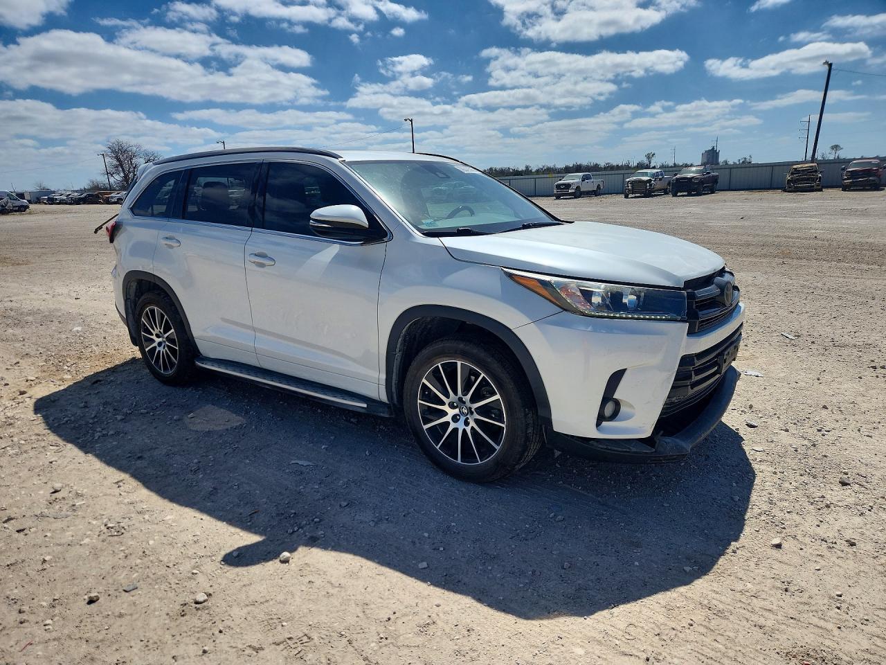 2017 Toyota Highlander Se - zdjęcie 4