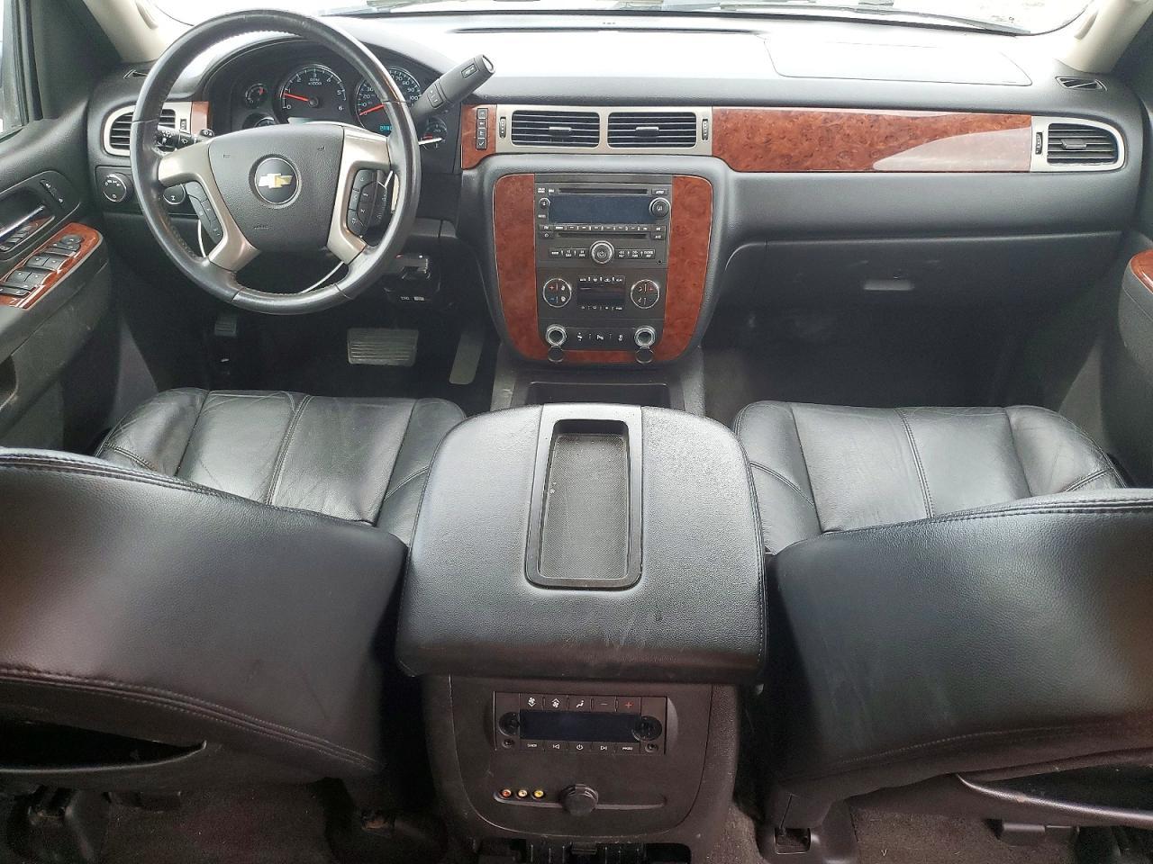 2014 Chevrolet Suburban K1500 Lt - zdjęcie 8