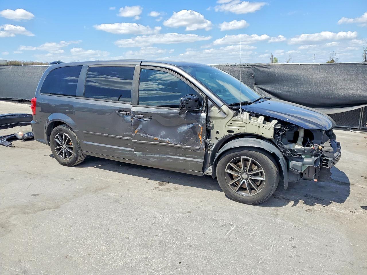 2016 Dodge Grand Caravan R - zdjęcie 4