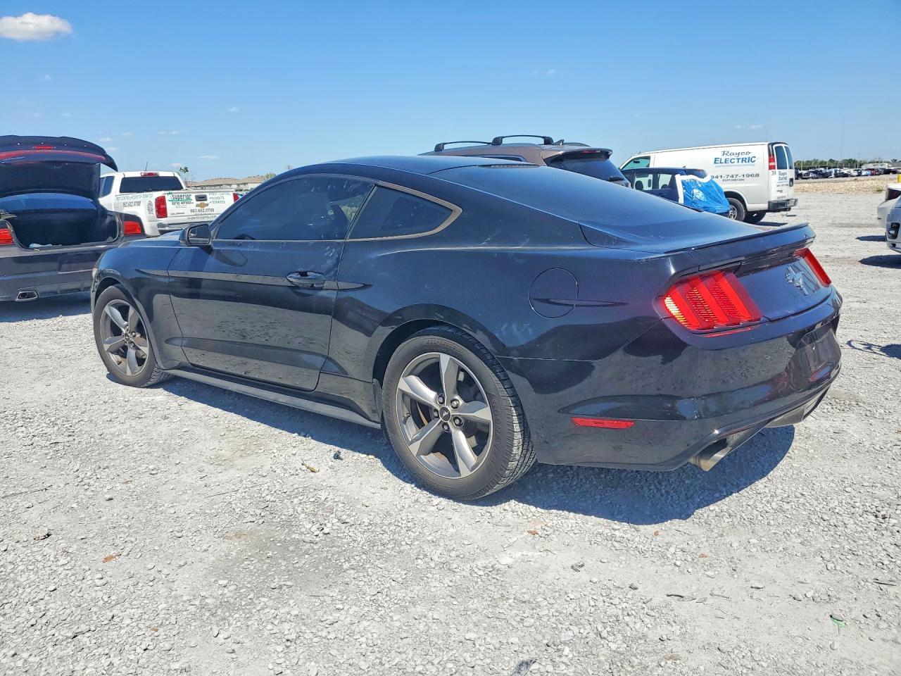 2016 Ford Mustang - zdjęcie 2