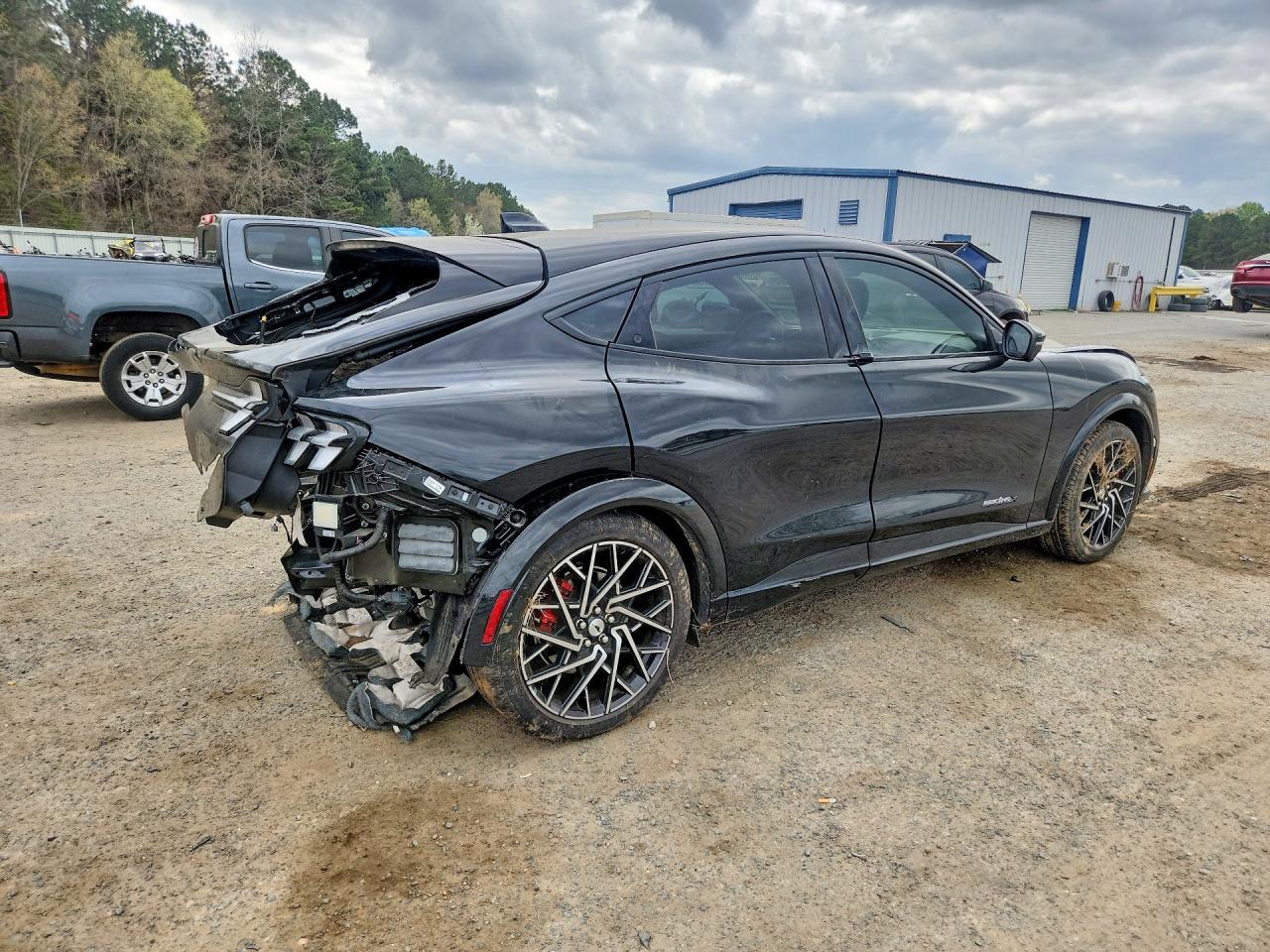 2023 Ford Mustang Mach-E Gt - zdjęcie 3