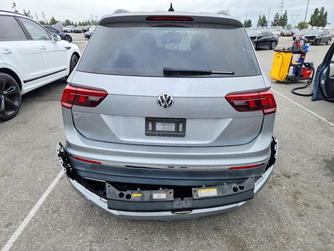 2020 Volkswagen Tiguan Se - zdjęcie 6