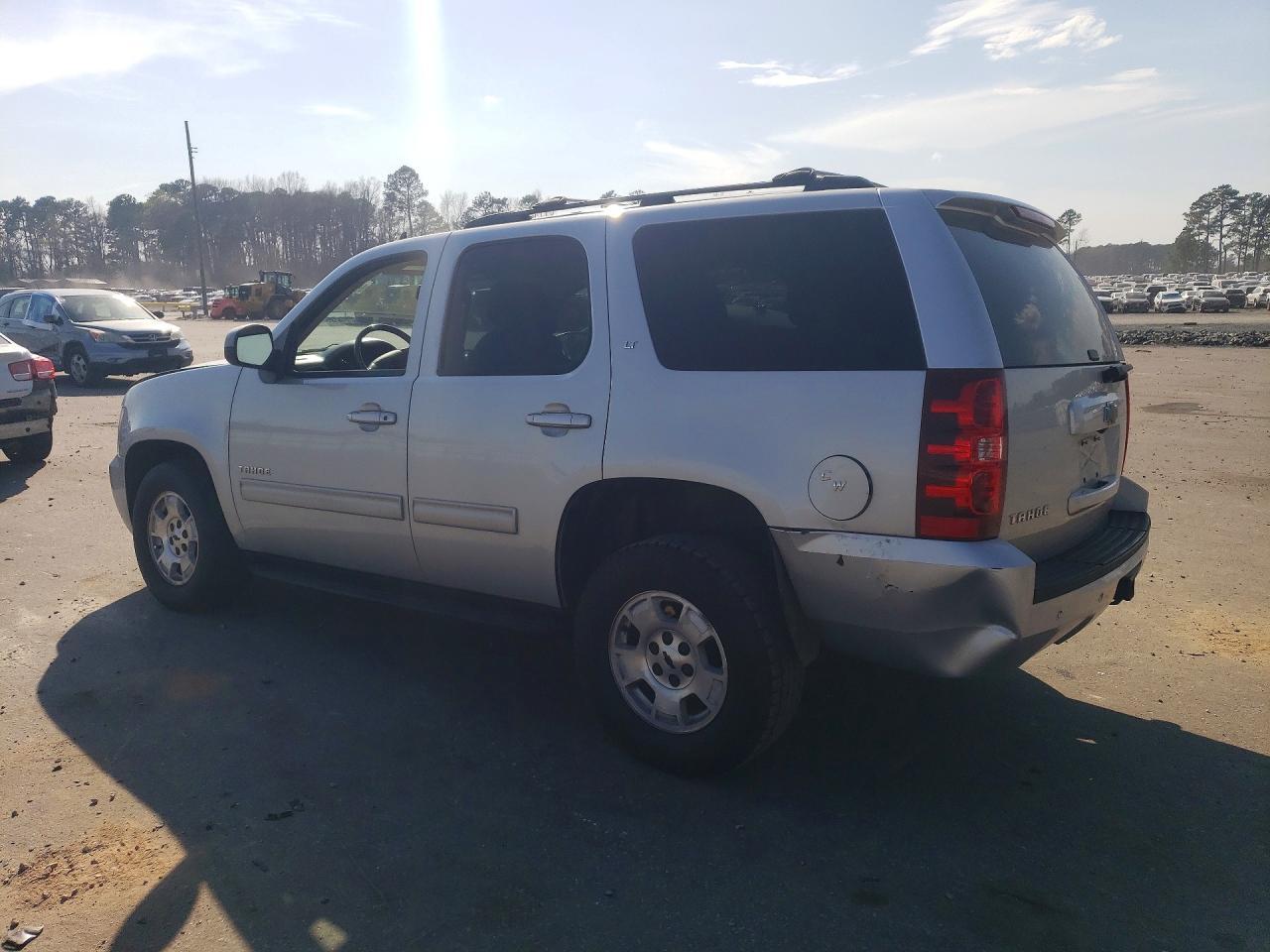 2014 Chevrolet Tahoe C1500 Lt - zdjęcie 2