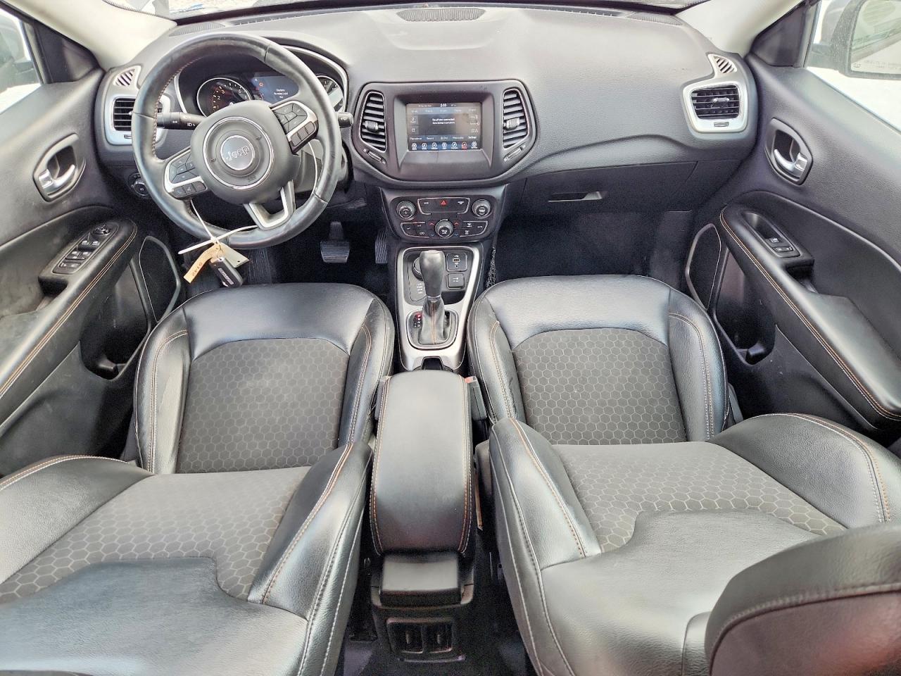 2018 Jeep Compass Latitude - zdjęcie 8