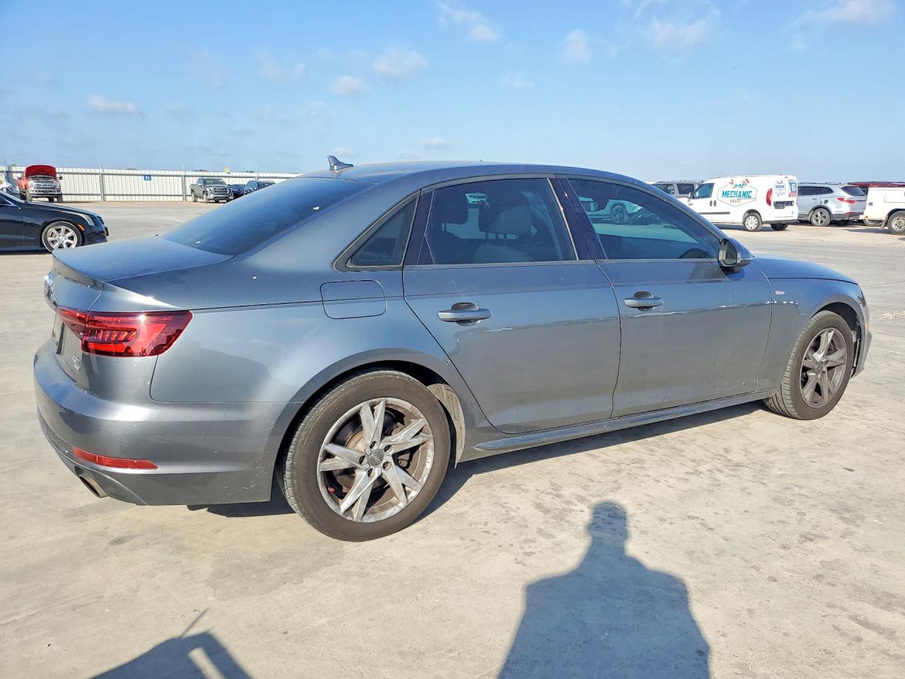 2018 Audi A4 Premium - zdjęcie 3