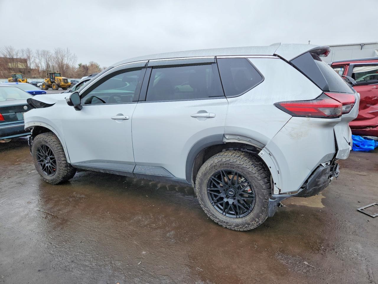 2022 Nissan Rogue Sv - zdjęcie 2