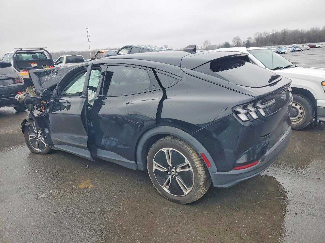 2022 Ford Mustang Mach-E Select - zdjęcie 2