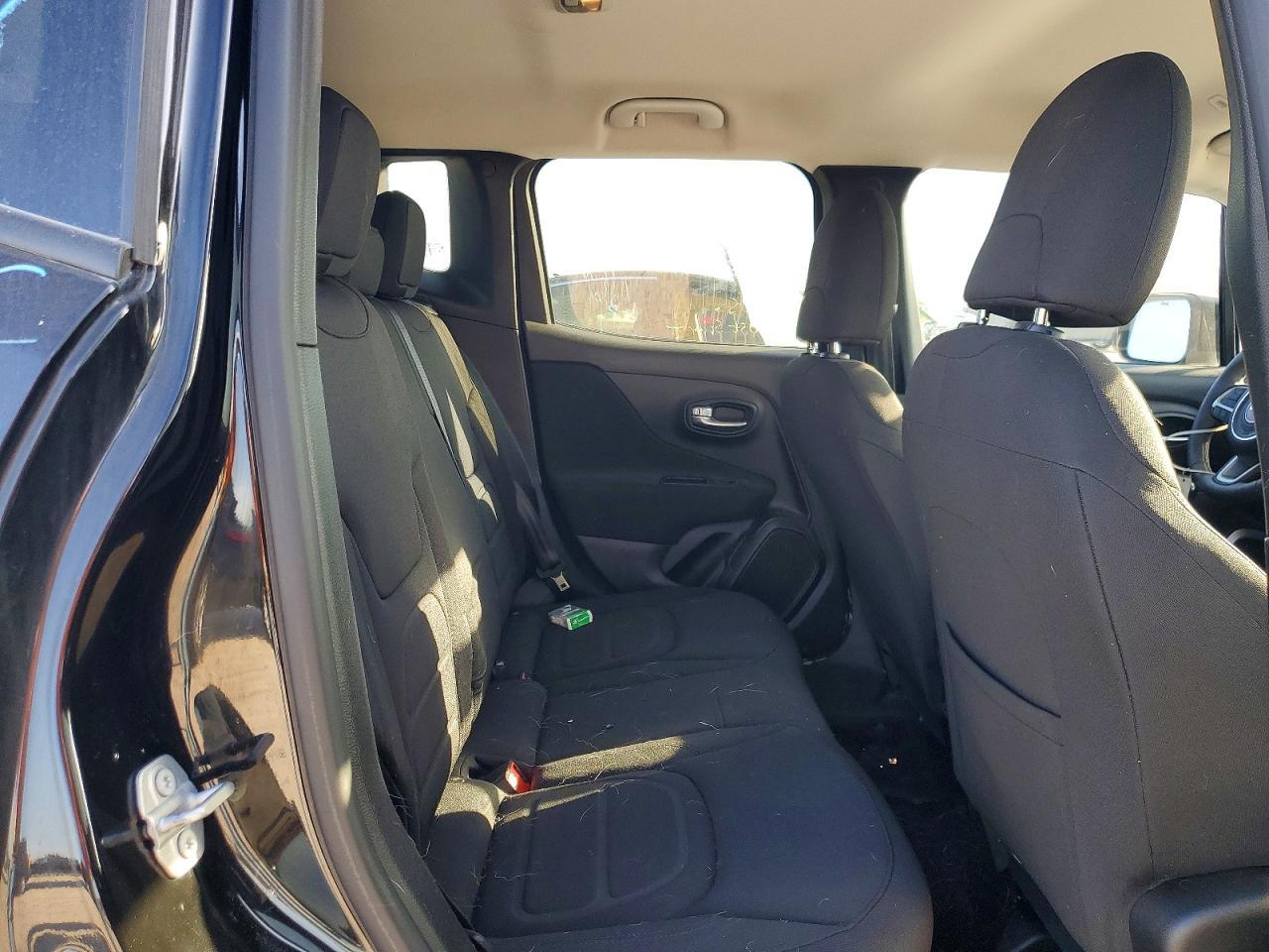 2021 Jeep Renegade Latitude - zdjęcie 11
