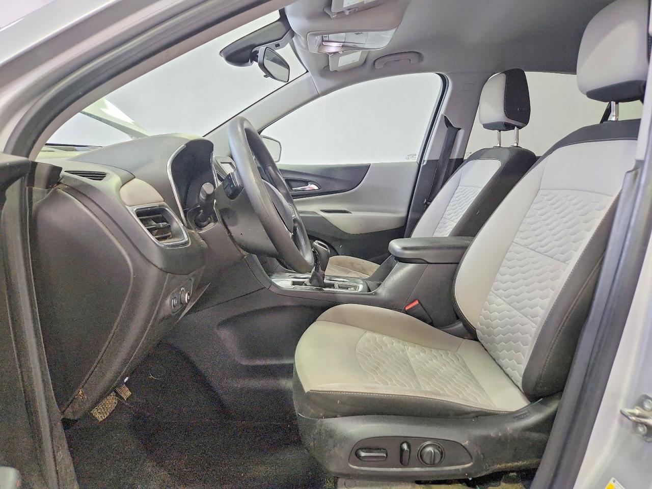 2020 Chevrolet Equinox Ls - zdjęcie 7