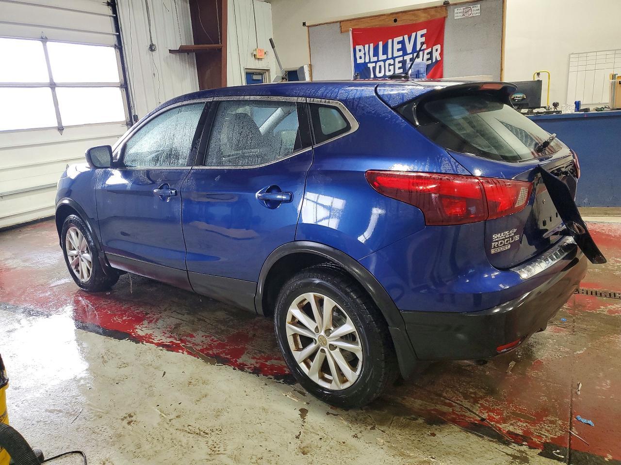 2017 Nissan Rogue Sport S - zdjęcie 2